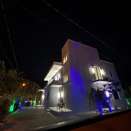 Serenita Hotel *